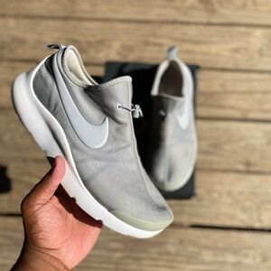 Nike Aptare SE Men's Sneaker Size 9.5